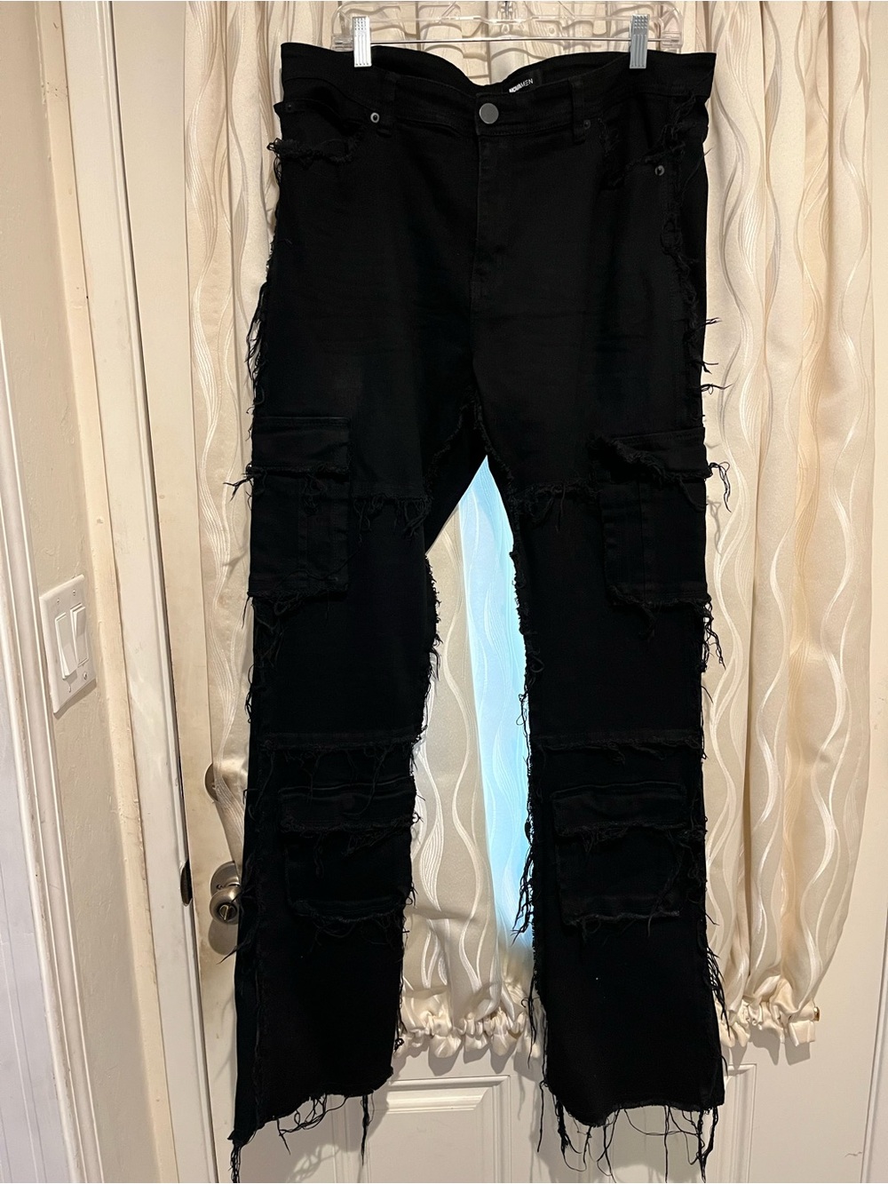 Black Distressed Cargo Men’s Jeans